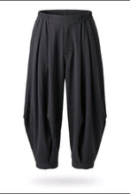 Load image into Gallery viewer, Moderne Ballonhose mit formgebenden Abnähern &amp; seitlichen Eingrifftaschen – Maxlive bis Gr 58
