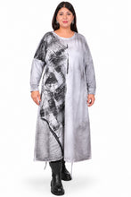 Lade das Bild in den Galerie-Viewer, Sweatkleid mit Print-Details &amp; Netz-Einsätzen in 2 Farben – B-ONE
