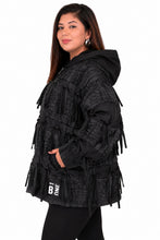 Lade das Bild in den Galerie-Viewer, Memory Jacke mit Kapuze &amp; Struktur-Details in 2 Farben – B-ONE
