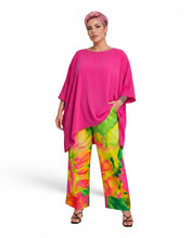 Load image into Gallery viewer, CN-G Hose in floralem Design Grün-Pink-Orange Gr 40 bis 60

