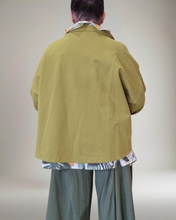 Lade das Bild in den Galerie-Viewer, Sweat Kurzjacke in Limoncello Gr 40 bis 52/54
