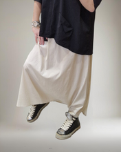 Lade das Bild in den Galerie-Viewer, Hosenrock Beige Größe 38 bis 52/54
