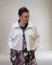 Lade das Bild in den Galerie-Viewer, Neue Farbe Sweat Kurzjacke in weiß Größe 40 bis 52/54
