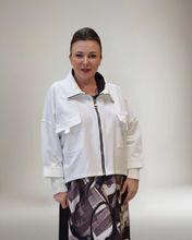 Lade das Bild in den Galerie-Viewer, Neue Farbe Sweat Kurzjacke in weiß Größe 40 bis 52/54
