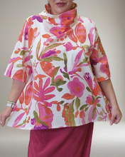 Load image into Gallery viewer, Tunika Pink-Floral Größe 40 bis 50
