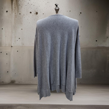 Lade das Bild in den Galerie-Viewer, Flauschig und kuscheliger Vokuhila Pullover in 4 Farben bis Größe 54/56
