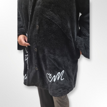 Lade das Bild in den Galerie-Viewer, Mädchenglück Teddyjacke mit Labrador Onesize bis Größe 58
