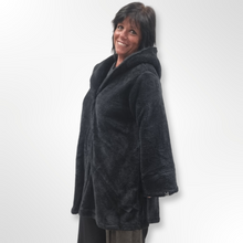 Lade das Bild in den Galerie-Viewer, Mädchenglück Teddyjacke Uni Onesize bis Größe 58
