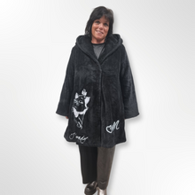 Lade das Bild in den Galerie-Viewer, Mädchenglück Teddyjacke mit Aristocats Marie Onesize bis Größe 58
