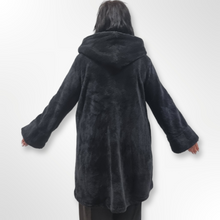 Lade das Bild in den Galerie-Viewer, Mädchenglück Teddyjacke mit Aristocats Marie Onesize bis Größe 58
