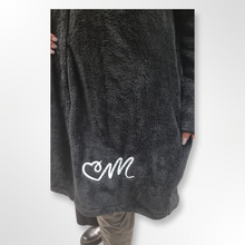 Lade das Bild in den Galerie-Viewer, Mädchenglück Teddyjacke mit Aristocats Marie Onesize bis Größe 58
