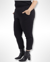 Lade das Bild in den Galerie-Viewer, Elastische Jeggings Hose in schwarz
