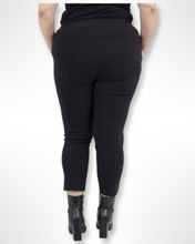Lade das Bild in den Galerie-Viewer, Elastische Jeggings Hose in schwarz
