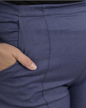 Lade das Bild in den Galerie-Viewer, Elastische Jeggings Hose in blau
