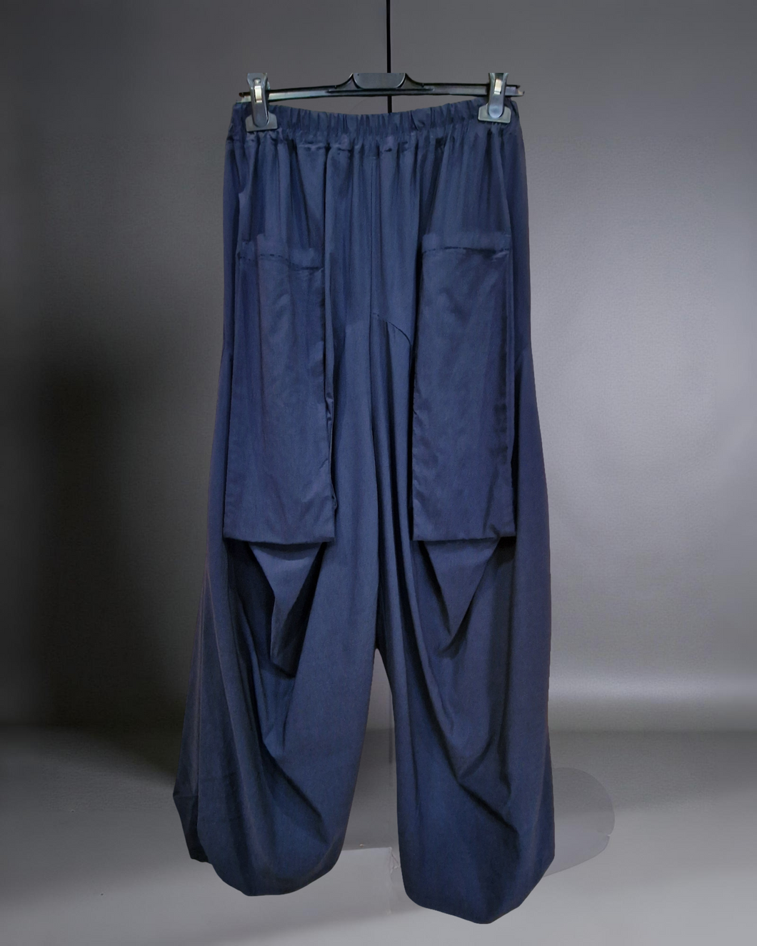 Stylische Hose in Marine Größe 40 bis 60