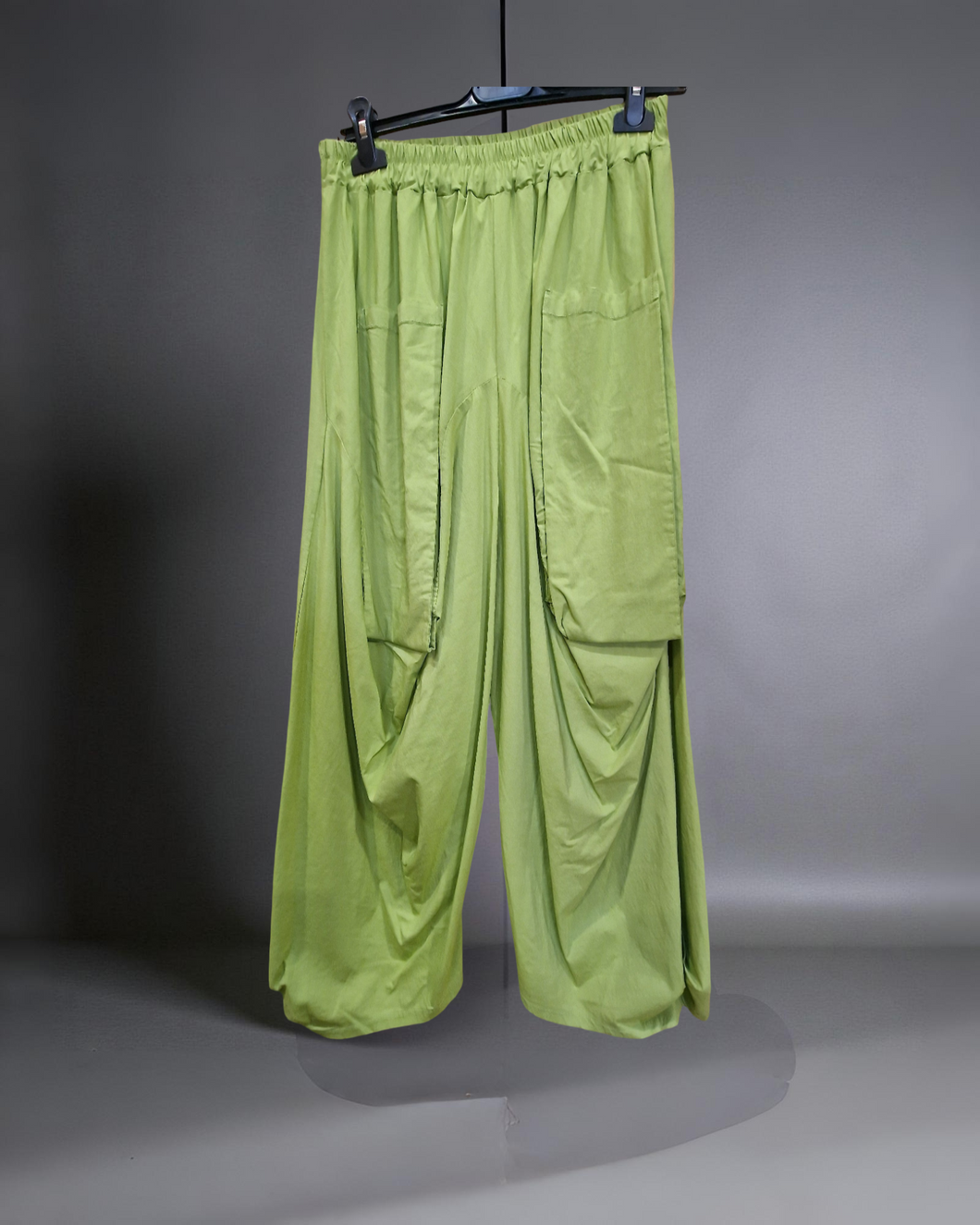 Stylische Hose in Limoncello Größe 40 bis 60