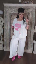 Load and play video in Gallery viewer, Motto Shirts von CN-G mit pinker Spitze- jetzt im Sale für kurze Zeit
