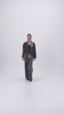 Laden und Abspielen von Videos im Galerie-Viewer, H4 Jeansjacke kurz Gr 36 bis 60 mit erhabener Haptik und Mini Fransen
