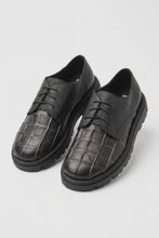 Laden und Abspielen von Videos im Galerie-Viewer, Exklusive Designer-Halbschuhe im Avantgarde-Look Romy - Papucei
