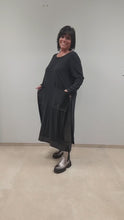 Laden und Abspielen von Videos im Galerie-Viewer, Kleid von CN-G in 4 Größen mit Lederoptik
