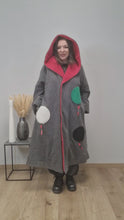 Load and play video in Gallery viewer, CNG Boucle Mantel bis Größe 62 mit liebevollen Details- kurzzeitig im Halloween Special
