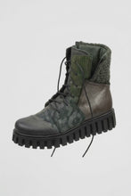 Laden und Abspielen von Videos im Galerie-Viewer, Exklusive Designer-Stiefeletten im Avantgarde-Look Anastasia- Papucei
