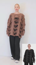 Laden und Abspielen von Videos im Galerie-Viewer, Stylischer Cutout Oversize Sweat-Pullover mit Tüll in 3 Farben
