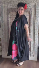 Laden und Abspielen von Videos im Galerie-Viewer, CNG Sommerkleid in Schwarz Pink Grün Oversize Style alle Größen
