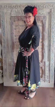 Load and play video in Gallery viewer, SALE CNG Sommerkleid in 4 Größen bis Gr 54/56
