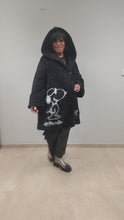 Laden und Abspielen von Videos im Galerie-Viewer, Mädchenglück Teddyjacke mit Snoopy Onesize bis Größe 58
