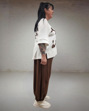Lade das Bild in den Galerie-Viewer, ML Hosenset in braun mit Leichtstrickpulli und Hose
