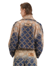 Lade das Bild in den Galerie-Viewer, H4 Jeansjacke kurz Gr 36 bis 60 mit erhabener Haptik und Mini Fransen
