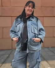 Lade das Bild in den Galerie-Viewer, Maxlive Jeansjacke Stone Washed Oversize Style Größe 40 bis 60
