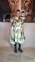 Lade das Bild in den Galerie-Viewer, Mädchenglück Tunika Kleid mit ausgefallenem Design
