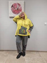 Lade das Bild in den Galerie-Viewer, CN-G Zweiteiler aus Sweat mit Kapuzenpullover und Jogpant Hose in 2 Farben bis Gr 56
