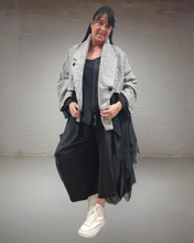 Lade das Bild in den Galerie-Viewer, H4 Jacke mit Tüll Einheitsgröße
