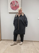 Lade das Bild in den Galerie-Viewer, 𝐒𝐚𝐥𝐞- CN-G Jacke aus Sweatmaterial in 2 Farben bis Größe 60

