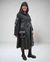 Lade das Bild in den Galerie-Viewer, H4 Kleid 2780 mit Leder
