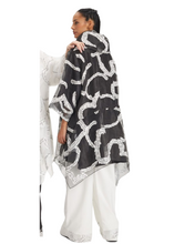 Lade das Bild in den Galerie-Viewer, H4 Chiffon Jacke lang Onesize Größe 40 bis 62- restocked

