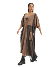 Lade das Bild in den Galerie-Viewer, H4 Kleid in braun mit vielen Details Gr 38 bis 50
