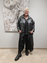Load image into Gallery viewer, CN-G Kurzjacke aus veganem Leder in 4 Größen mit Nieten bis Gr 58/60 LETZTE ARTIKEL

