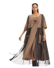Lade das Bild in den Galerie-Viewer, H4 Kleid in braun mit vielen Details Gr 38 bis 50
