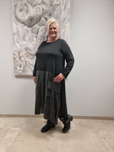 Load image into Gallery viewer, Kleid von CN-G in 4 Größen bis Größe 60 mit Lederoptik
