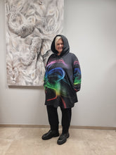 Load image into Gallery viewer, Hoodie mit Kapuze bunt von CN-G in 2 Größen bis Gr 60
