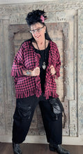 Load image into Gallery viewer, SALE- CN-G Kurzjacke/ Überwurf in Pink/Schwarz in 3 Größen bis Gr 64
