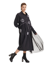 Load image into Gallery viewer, H4 Kleid mit aufgesetzten Taft Röschen regulär und plussize
