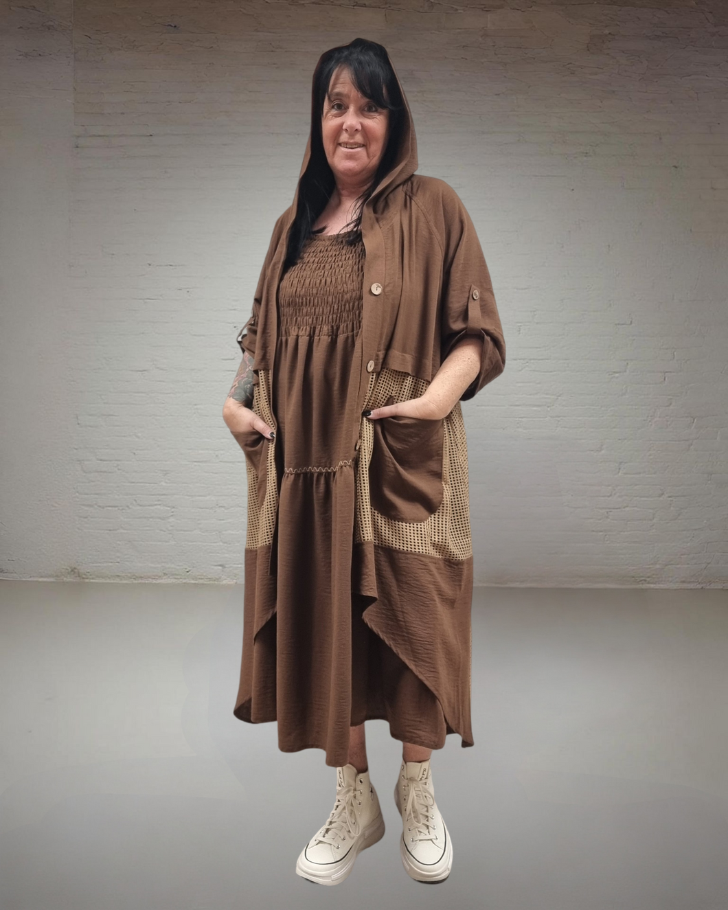 Maxlive Set braun mit Trägerkleid und Leicht Mantel
