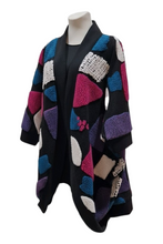 Lade das Bild in den Galerie-Viewer, MOS- Mirror of Style Teddy Cardigan in Pink Beige Schwarz - alle Größen
