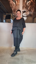 Lade das Bild in den Galerie-Viewer, Kleid von Sinne mit Memory Taft 16005
